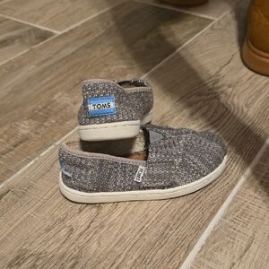 🔵TOMS Charcoal Slip-On Shoes